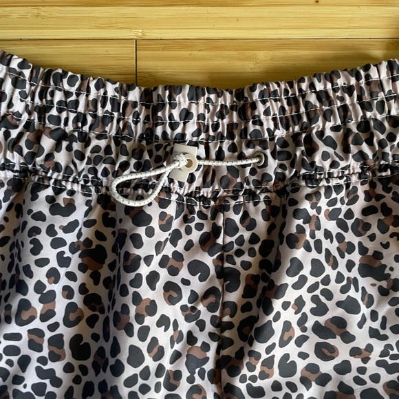 Nike running shorts - Picture 3 of 4